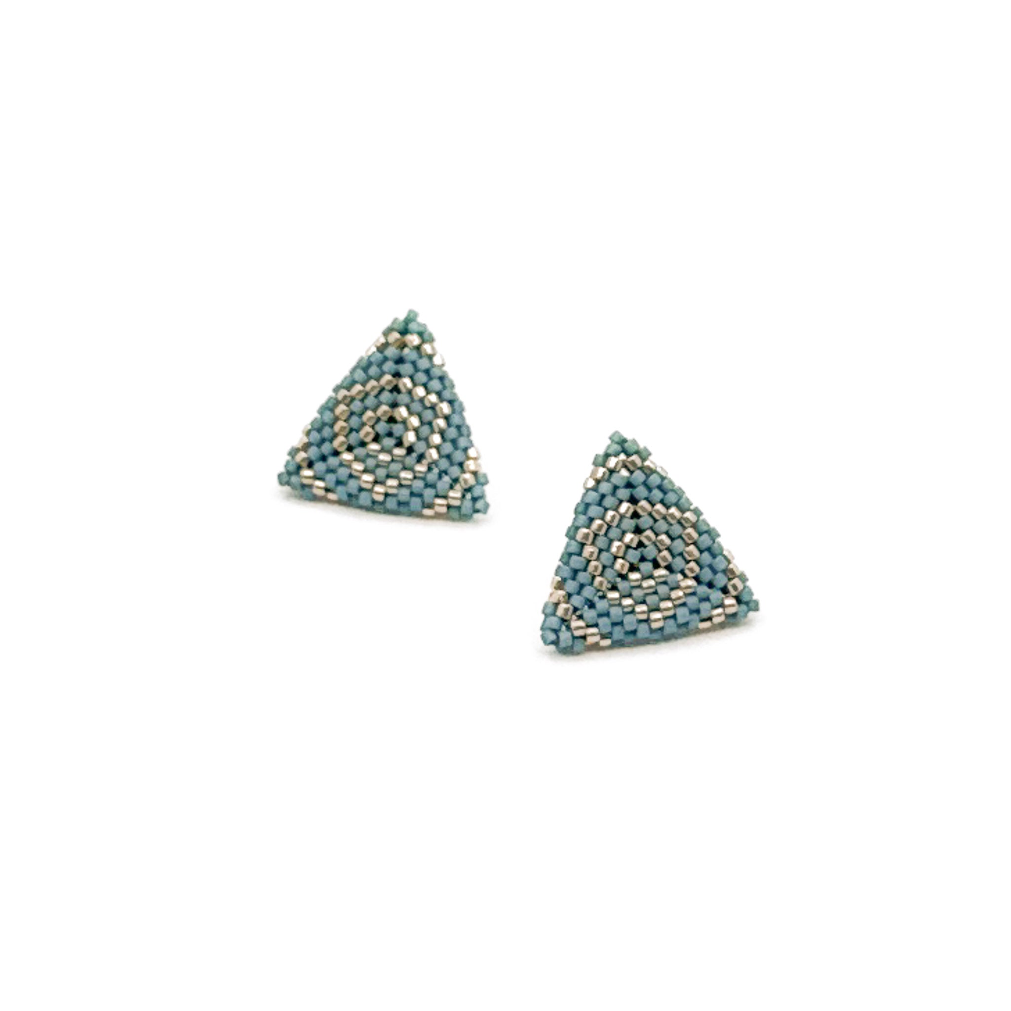 Clue - midi stud or clip-on earrings
