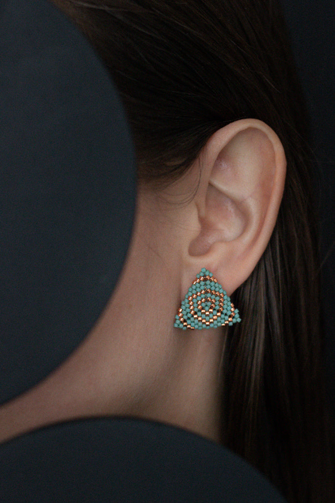 Clue - midi stud or clip-on earrings