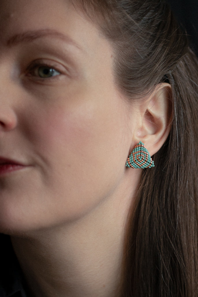 Clue - midi stud or clip-on earrings