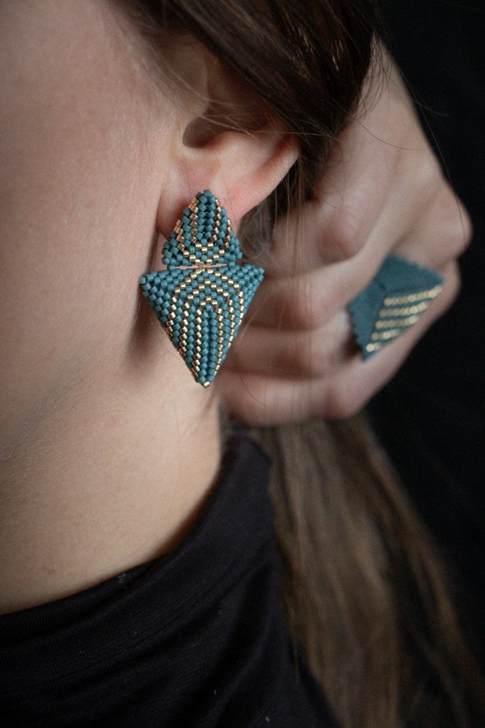 Motive - statement ring